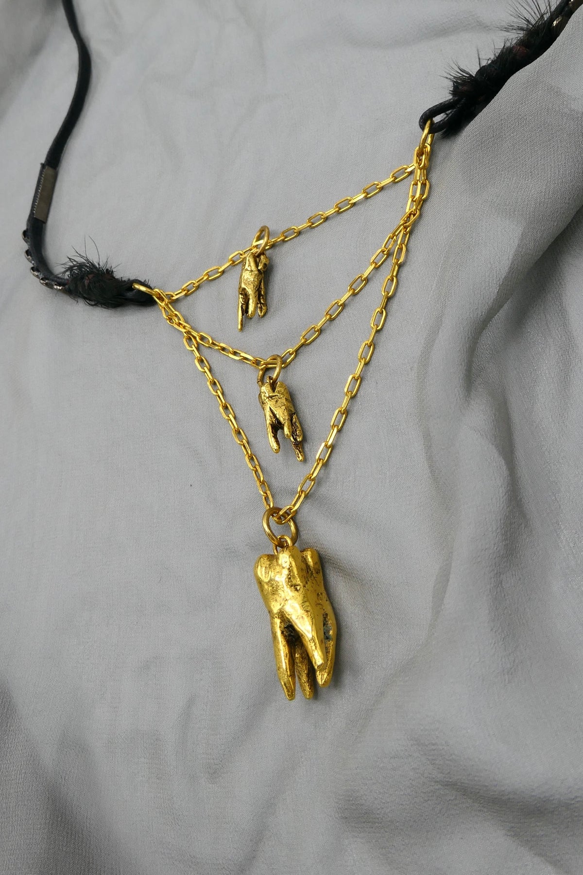 TEETH NECKLACE