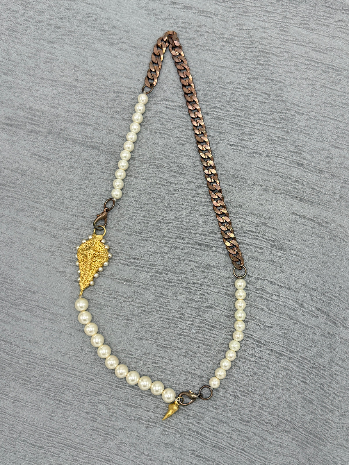 POISON PEARL NECKLACE