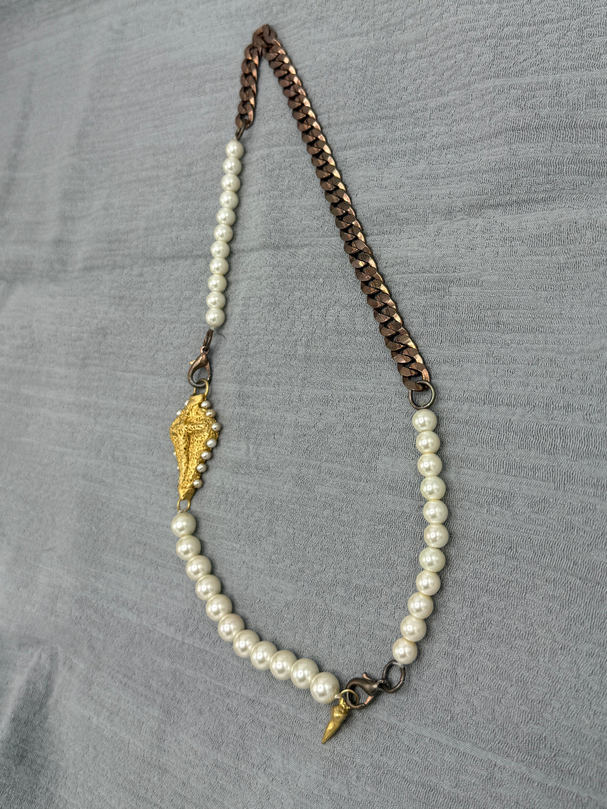 POISON PEARL NECKLACE
