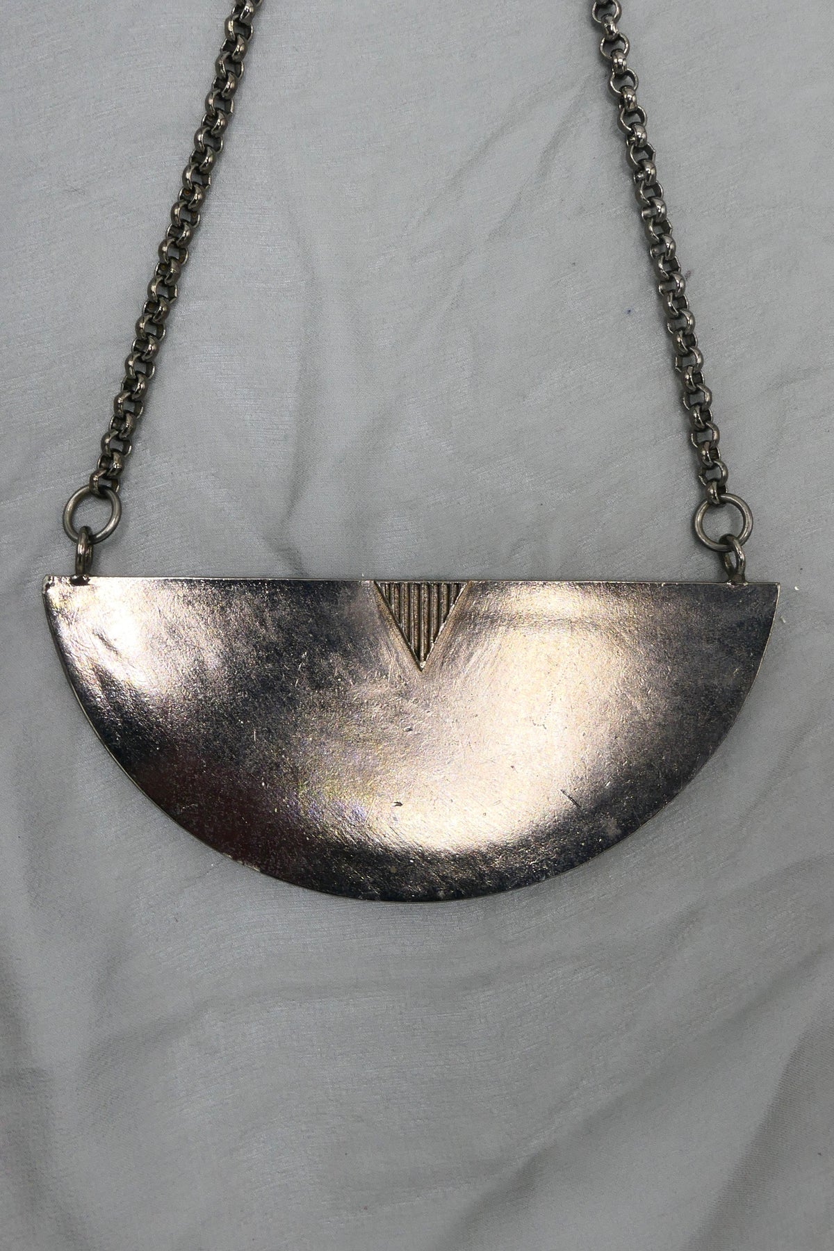BROKEN FORM NECKLACE