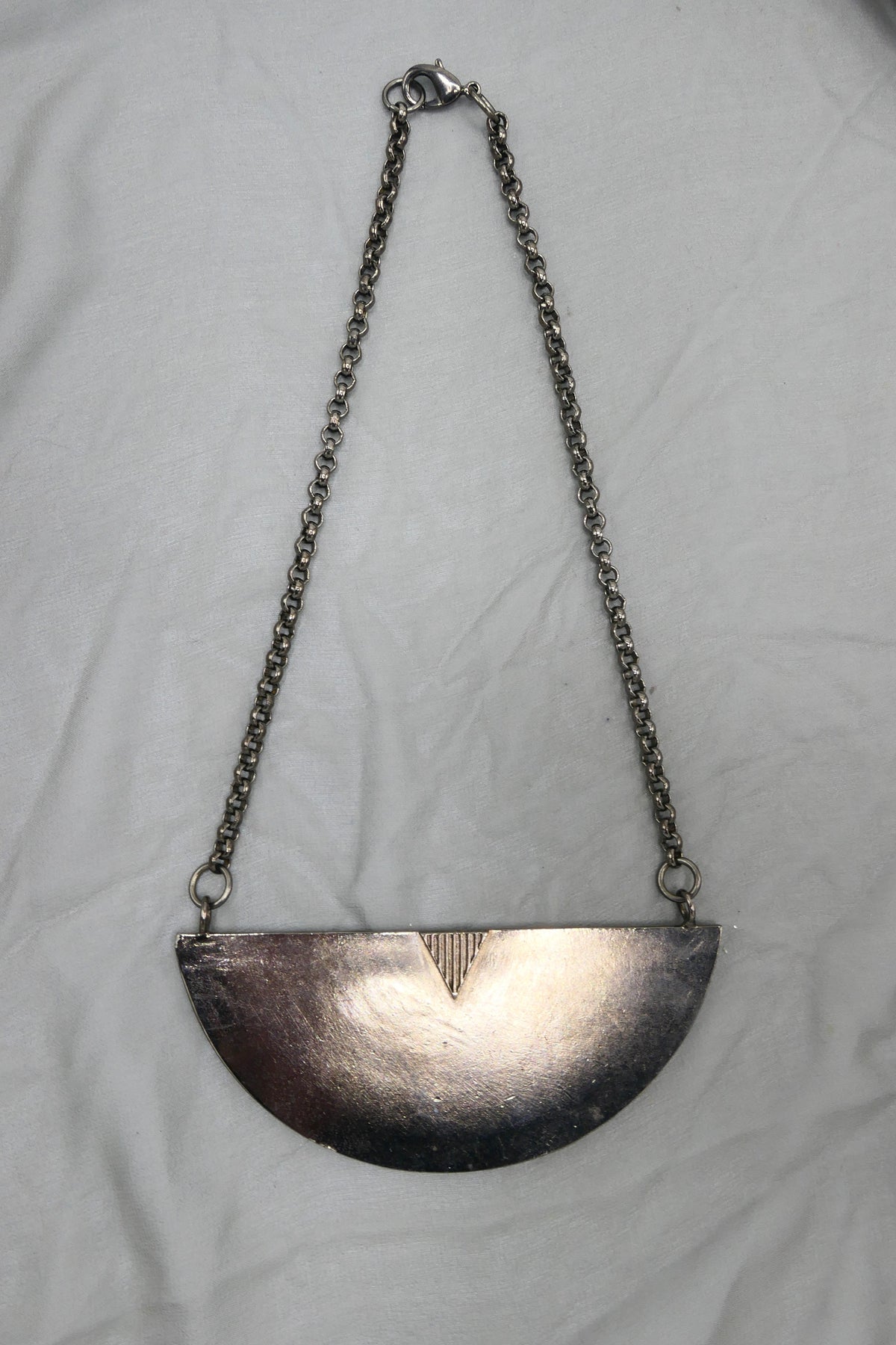 BROKEN FORM NECKLACE