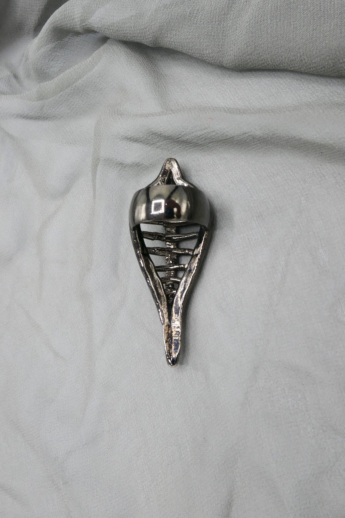ALIEN SPINE RING