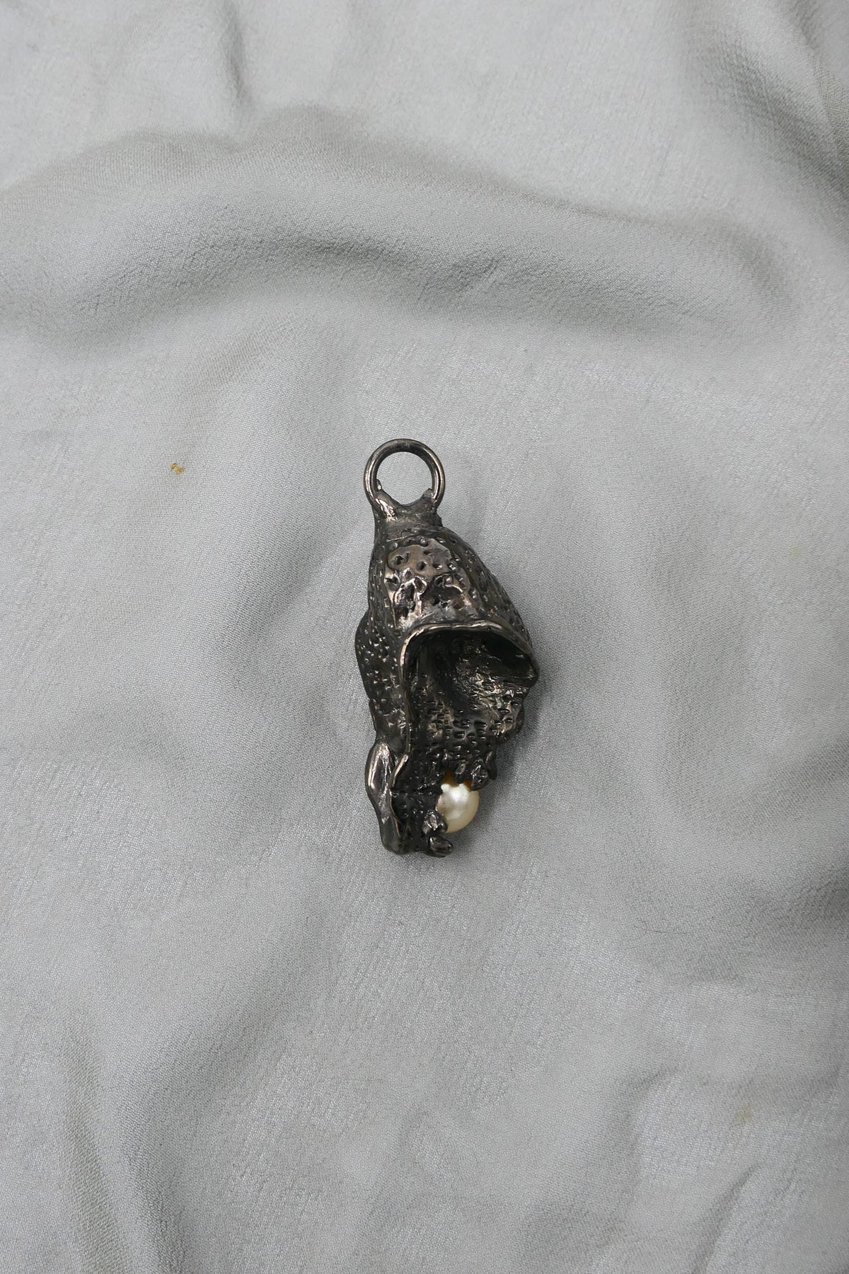 THE MOLTEN SKULL HEAD NECKLACE